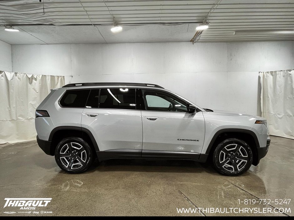 2026 Jeep Cherokee LAREDO