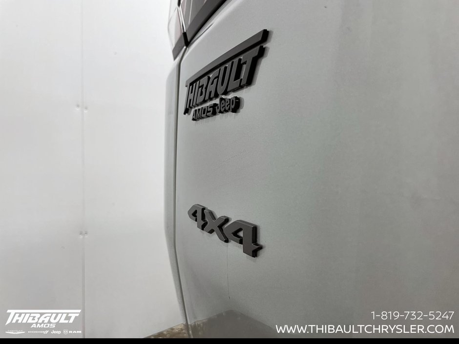 2026 Jeep Cherokee LAREDO