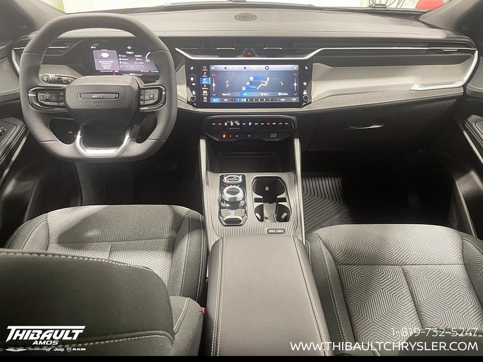 2026 Jeep Cherokee LAREDO