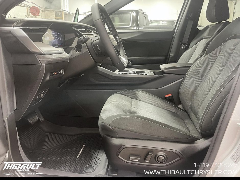 2026 Jeep Cherokee LAREDO