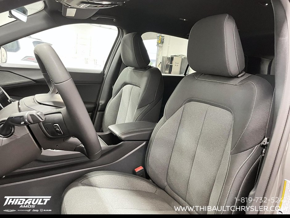 2026 Jeep Cherokee BASE