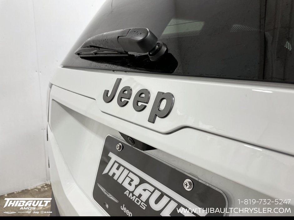 2026 Jeep Cherokee BASE