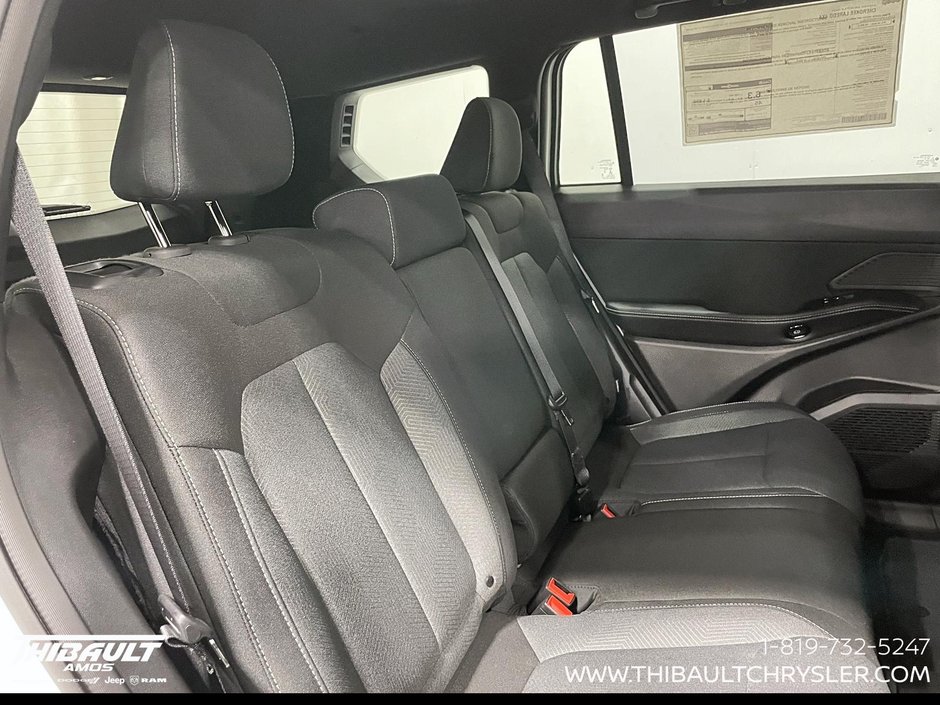 2026 Jeep Cherokee LAREDO