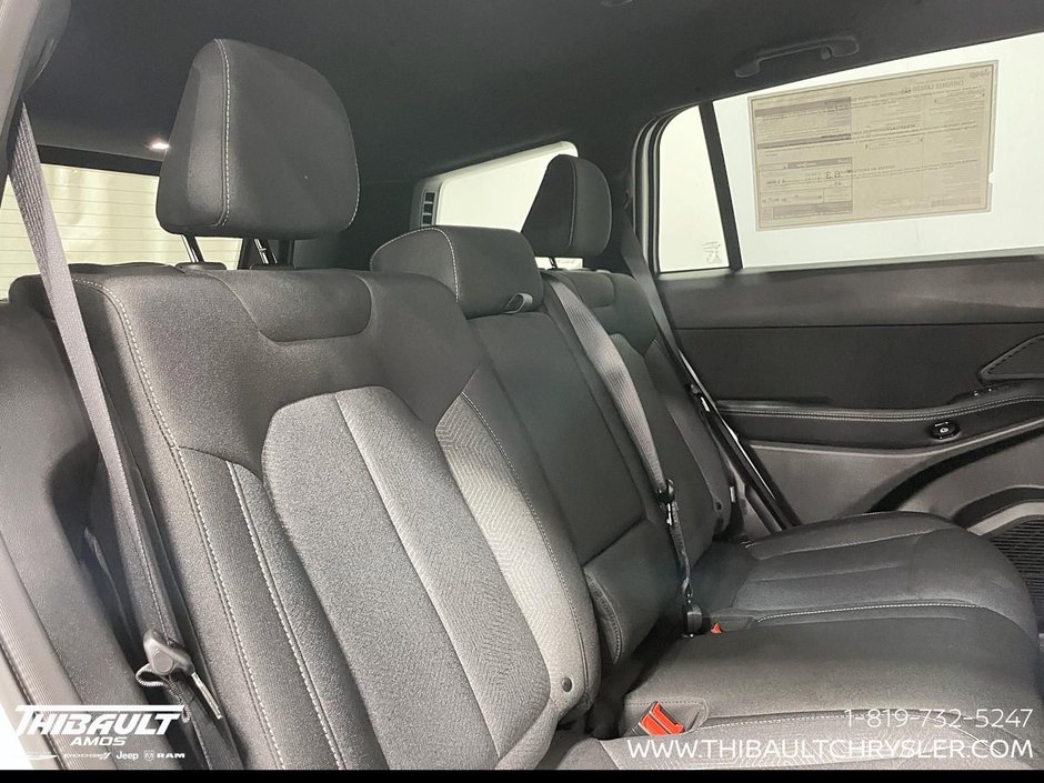 2026 Jeep Cherokee LAREDO