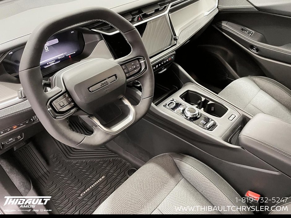 2026 Jeep Cherokee LAREDO