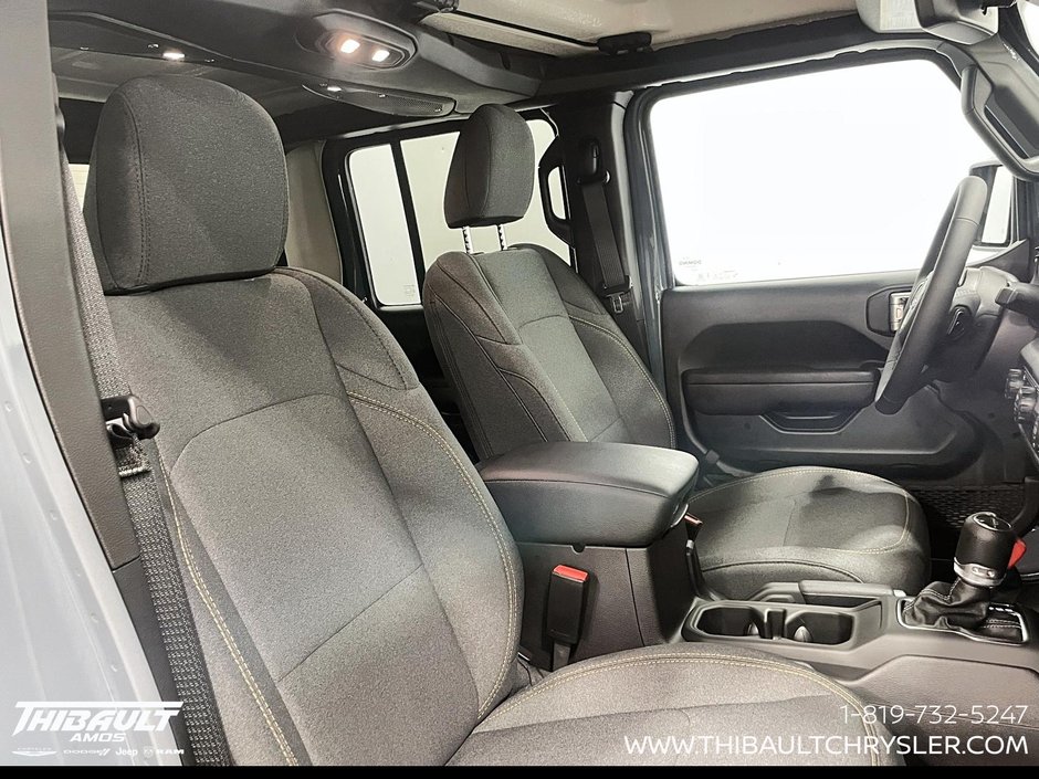 2026 Jeep Gladiator NIGHTHAWK