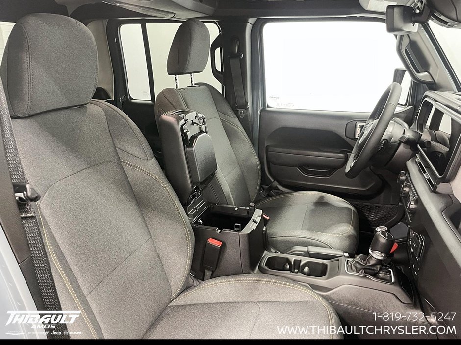 2026 Jeep Gladiator NIGHTHAWK