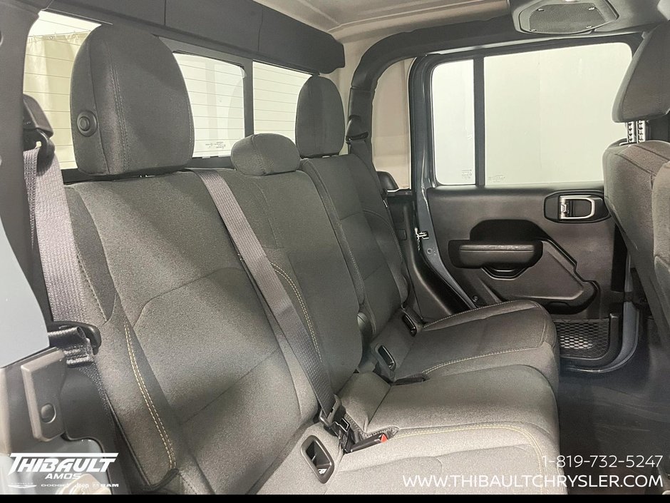 2026 Jeep Gladiator NIGHTHAWK
