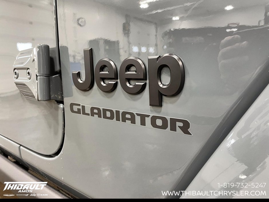 2026 Jeep Gladiator NIGHTHAWK