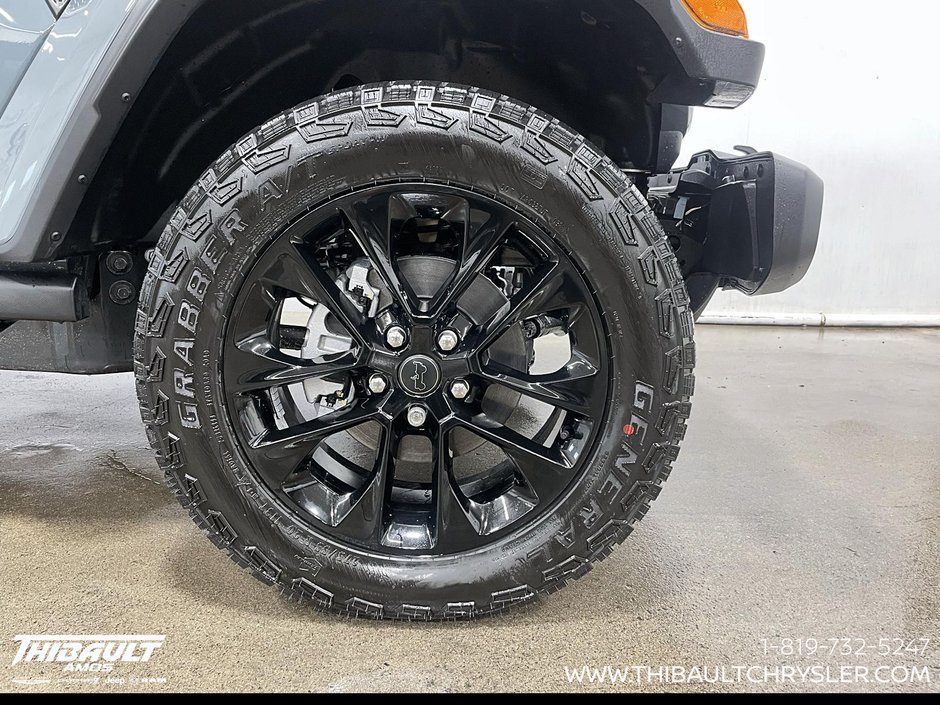 2026 Jeep Gladiator NIGHTHAWK