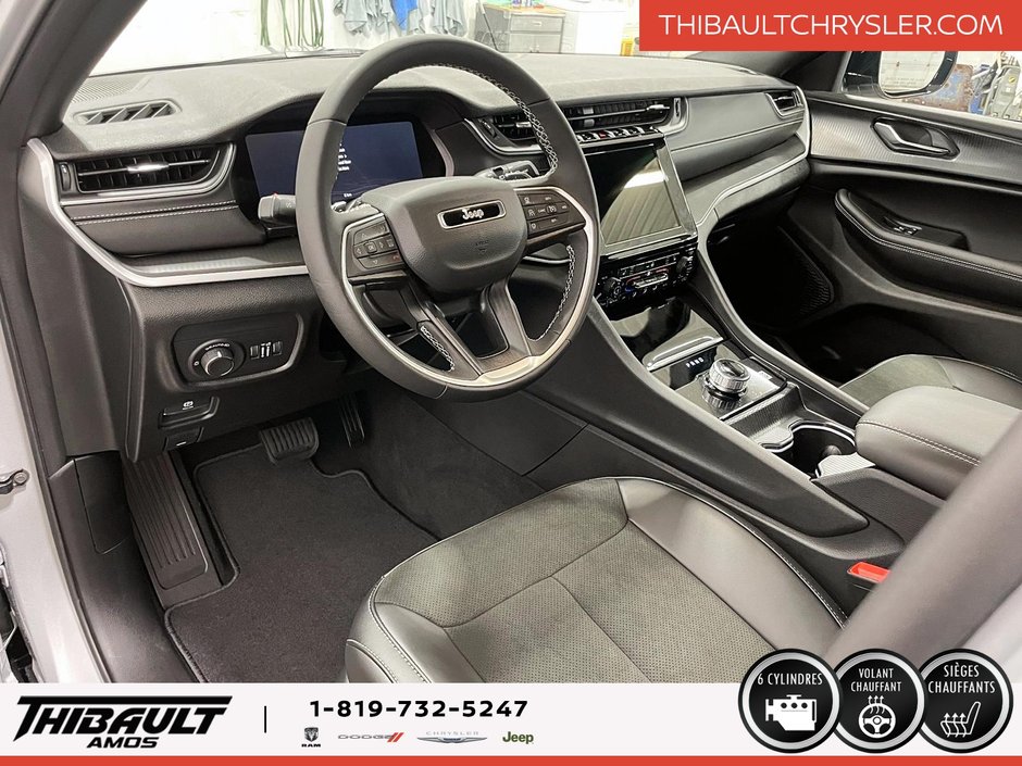Jeep Grand Cherokee LAREDO ALTITUDE 2025