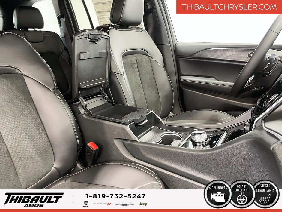 Jeep Grand Cherokee LAREDO ALTITUDE 2025