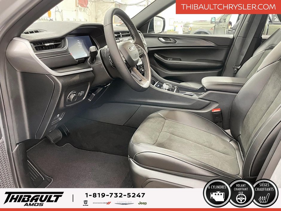 Jeep Grand Cherokee LAREDO ALTITUDE 2025