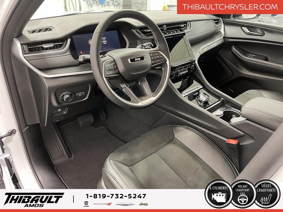 Jeep Grand Cherokee LAREDO ALTITUDE 2025