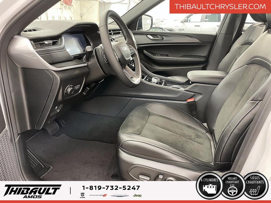Jeep Grand Cherokee LAREDO ALTITUDE 2025