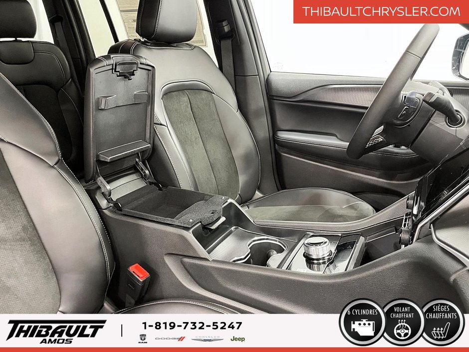 Jeep Grand Cherokee LAREDO ALTITUDE 2025