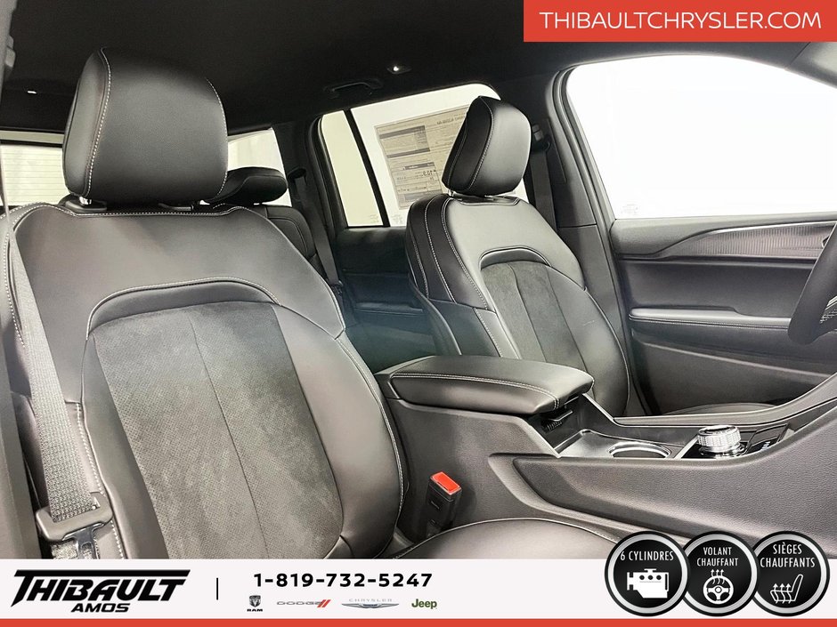 Jeep Grand Cherokee LAREDO ALTITUDE 2025
