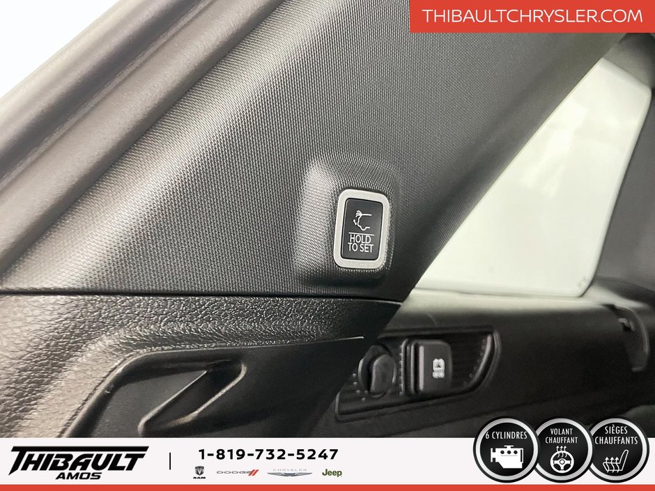 Jeep Grand Cherokee LAREDO ALTITUDE 2025