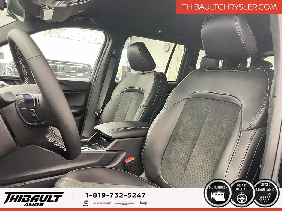 Jeep Grand Cherokee LAREDO ALTITUDE 2025