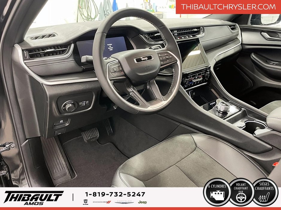 2025 Jeep Grand Cherokee LAREDO ALTITUDE