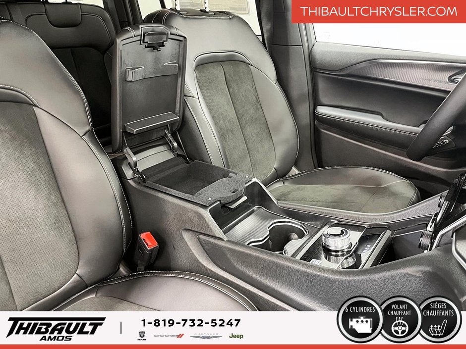 2025 Jeep Grand Cherokee LAREDO ALTITUDE