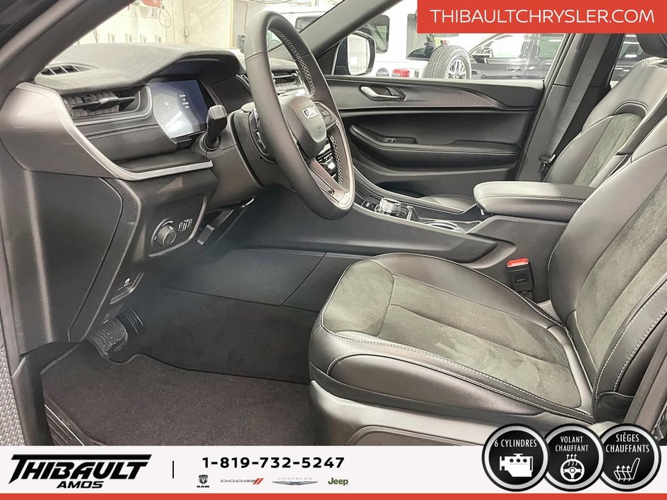 2025 Jeep Grand Cherokee LAREDO ALTITUDE