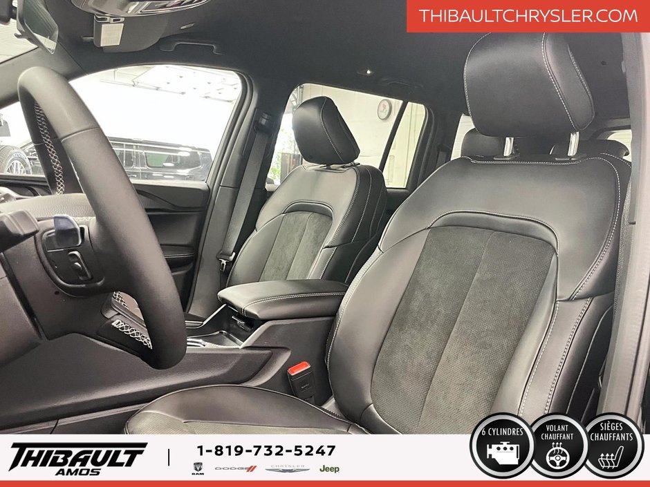 2025 Jeep Grand Cherokee LAREDO ALTITUDE
