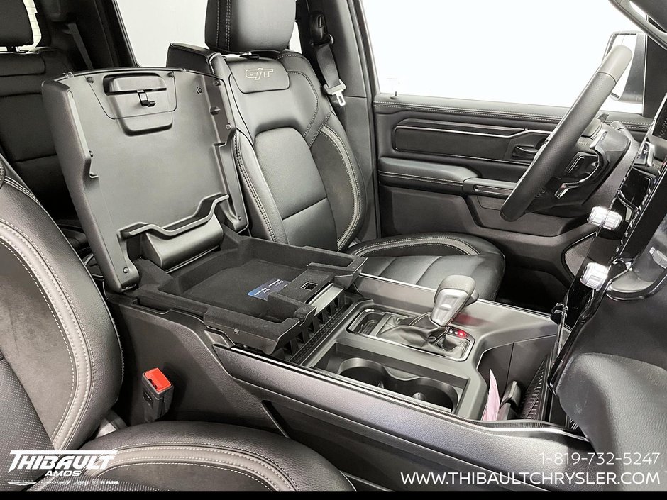 2026 Ram 1500 SPORT