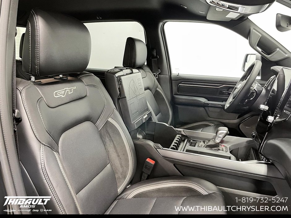 2026 Ram 1500 SPORT