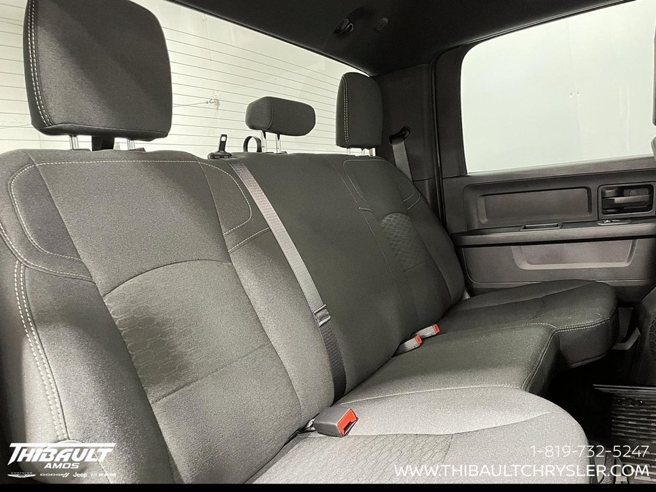 2026 Ram 2500 BLACK EXPRESS