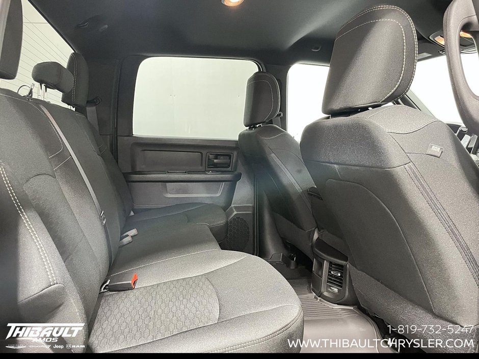 2026 Ram 2500 BLACK EXPRESS