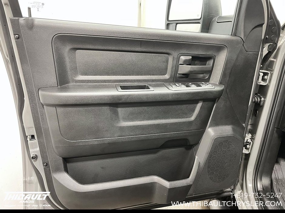 2026 Ram 2500 BLACK EXPRESS