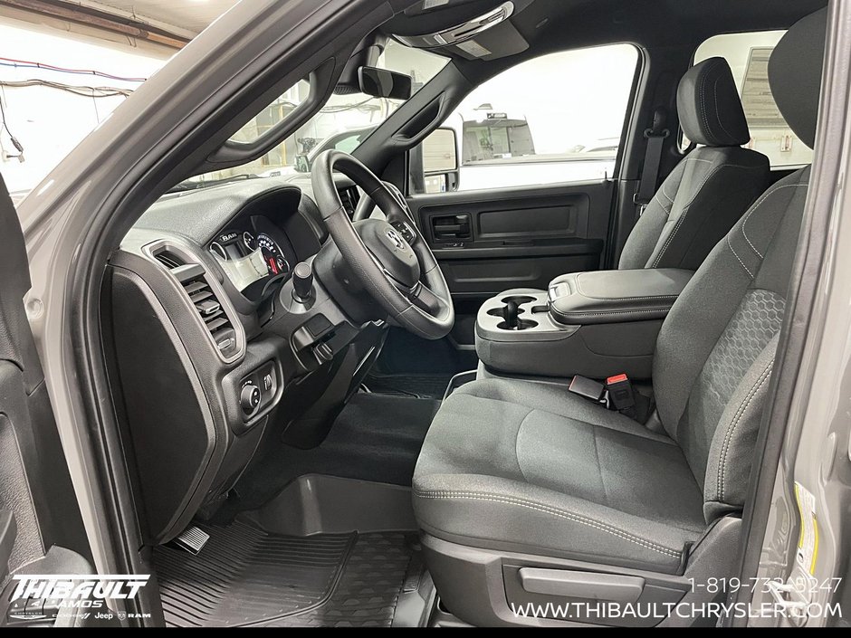 2026 Ram 2500 BLACK EXPRESS