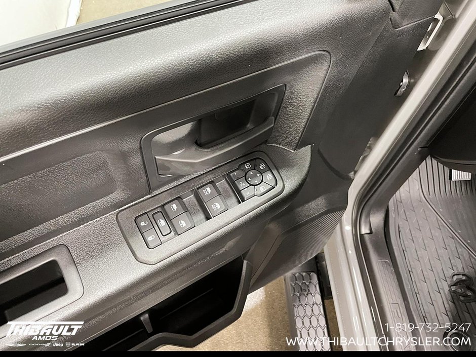 2026 Ram 2500 BLACK EXPRESS