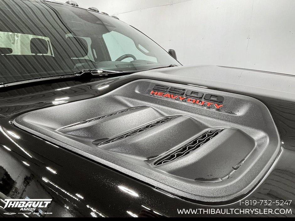 2026 Ram 2500 BLACK EXPRESS