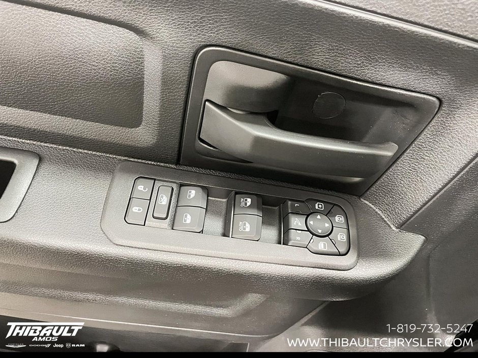 2026 Ram 2500 BLACK EXPRESS