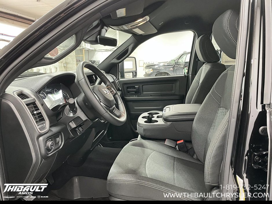 2026 Ram 2500 BLACK EXPRESS