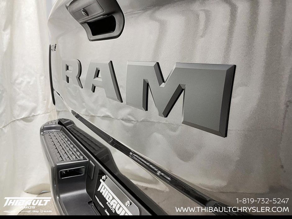 2026 Ram 2500 BLACK EXPRESS