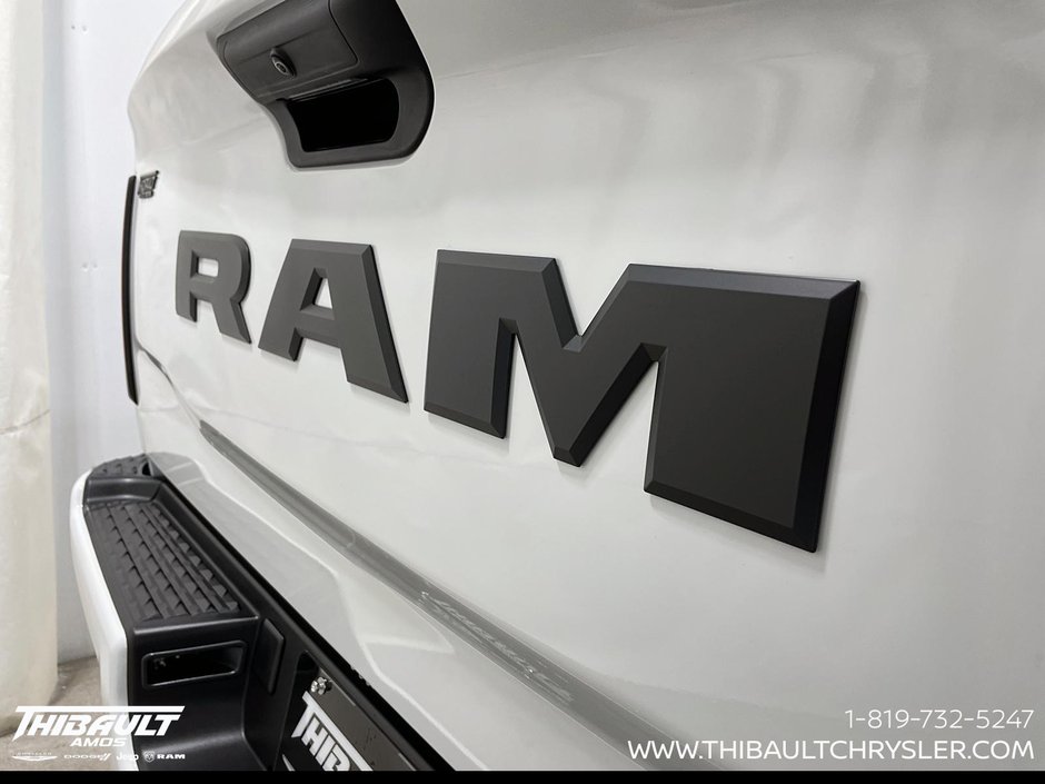 2026 Ram 2500 BLACK EXPRESS