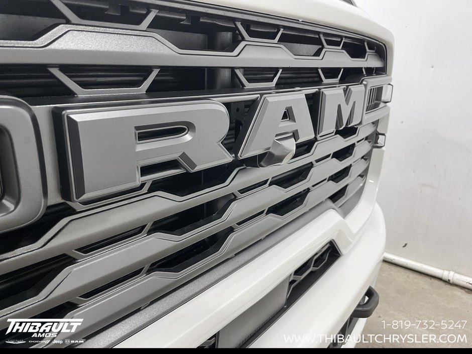 2026 Ram 2500 BLACK EXPRESS