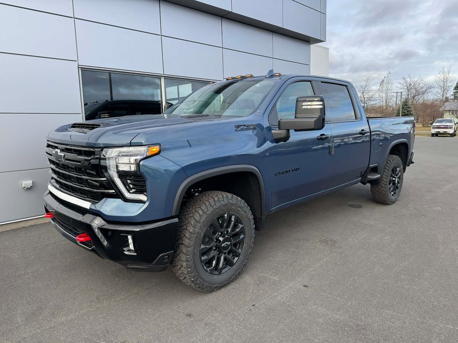 Chevrolet Silverado 2500 HD LTZ 2026 à Tracadie-Sheila, Nouveau-Brunswick - w940px