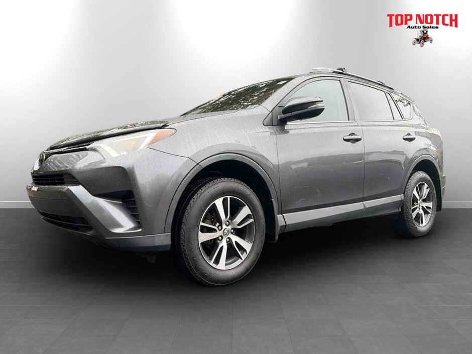Toyota RAV4 LE, keyless entry, Cruise control, Bluetooth 2018 à Kentville, Nouvelle-Écosse