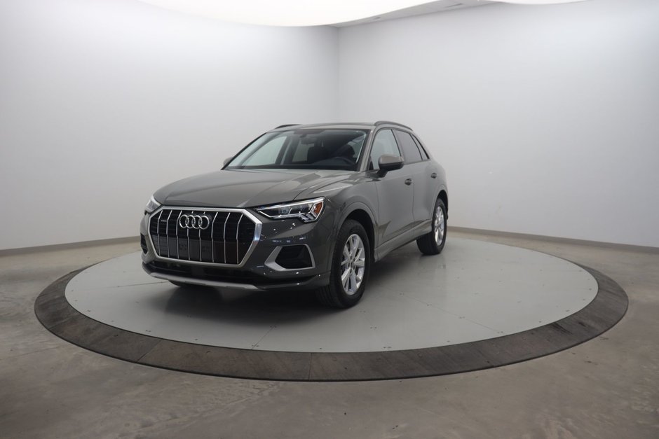 2025 Audi Q3 in Jonquière, Quebec - w940px