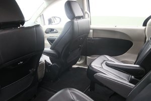 Chrysler Pacifica Touring L 2023-7