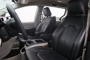 Chrysler Pacifica Touring L 2023-5