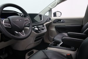 Chrysler Pacifica Touring L 2023-6