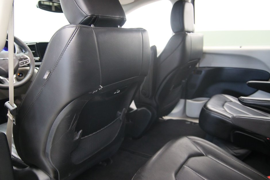 Chrysler Pacifica Touring L 2023-8