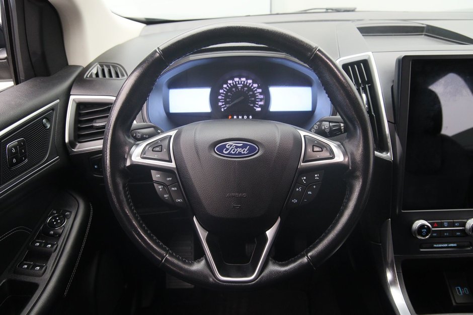 Ford Edge Titanium 2023-10