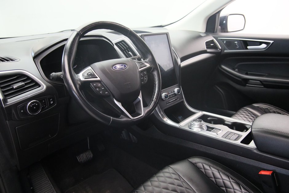 Ford Edge Titanium 2023-6
