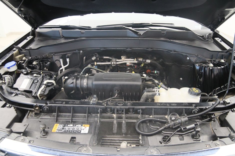 Ford Explorer XLT 2023-15